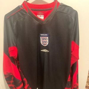 Men’s Umbro England National Team training jersey.
